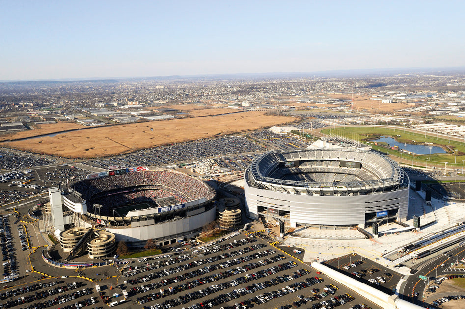 Farewell Giants Stadium: The Concerts, the Events, the Sports [Book]