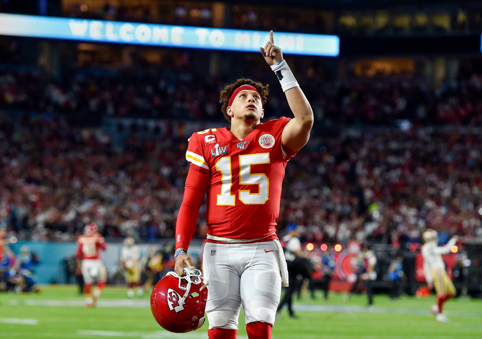 Patrick Mahomes' career in a hardcover book, foreword by Pat Mahomes –  Pediment Publishing