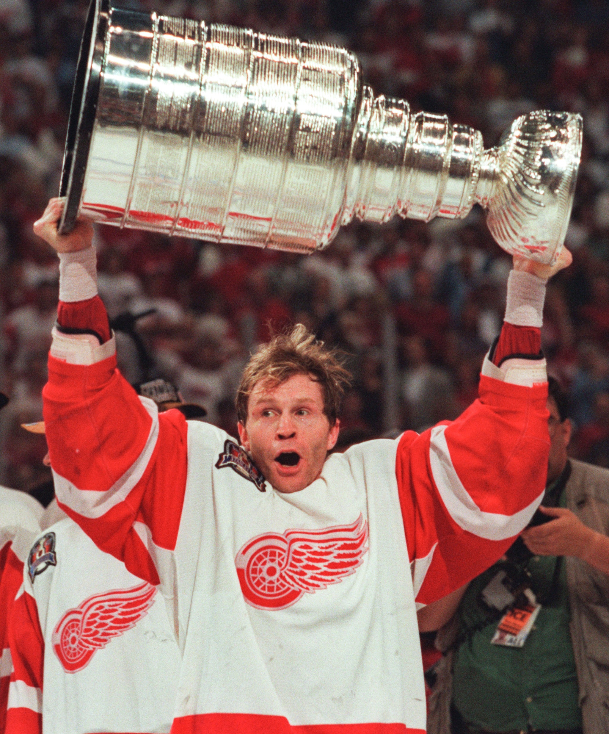 Detroit Red Wings Steve Yzerman, 1997 Nhl Stanley Cup Sports